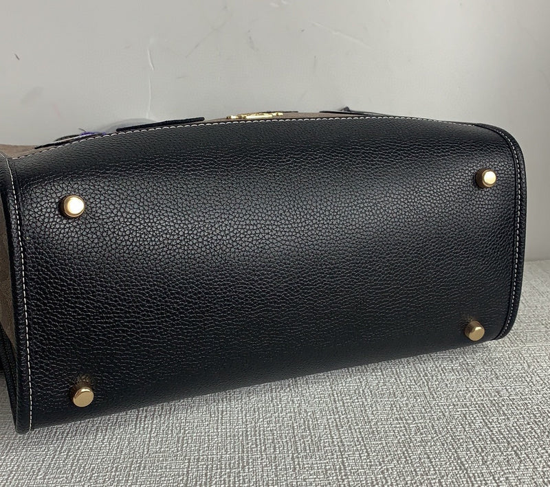 COZY - CAH Bags - 402