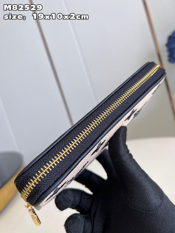 COZY - LOV Wallets - 134