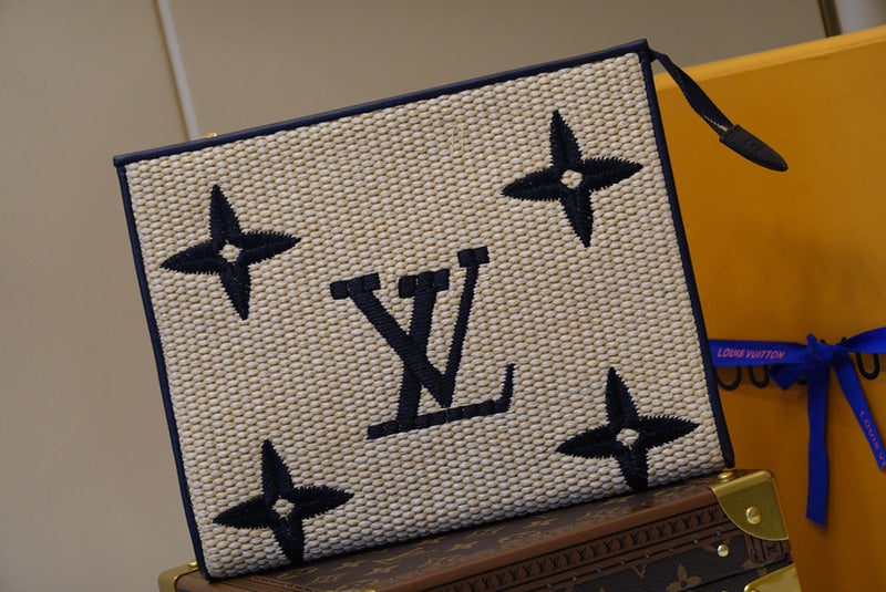COZY - LOV Wallets - 225