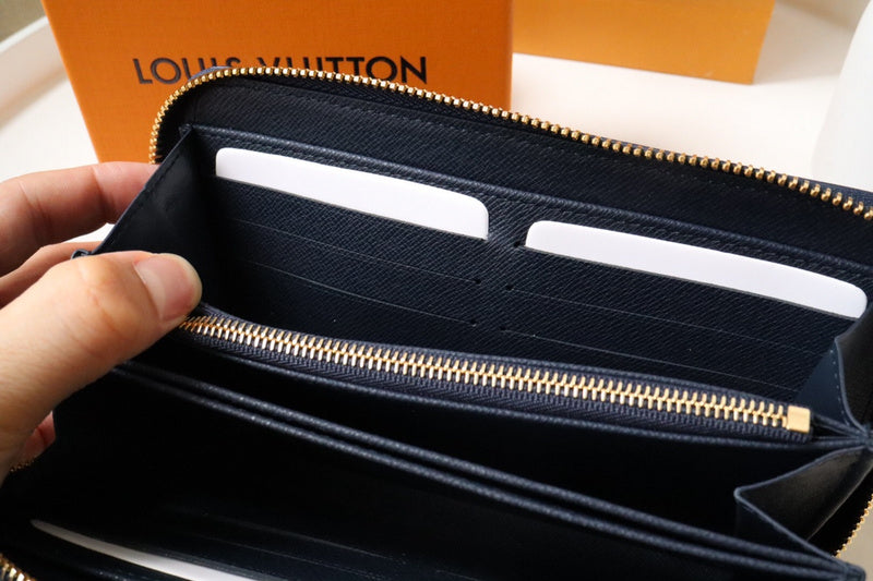 COZY BAGS - LOV Wallets - 621