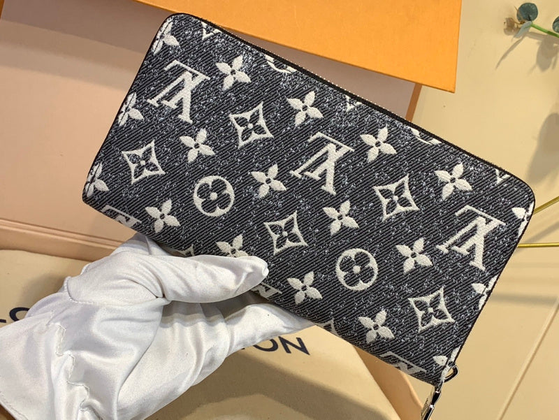 COZY - LOV Wallets - 367