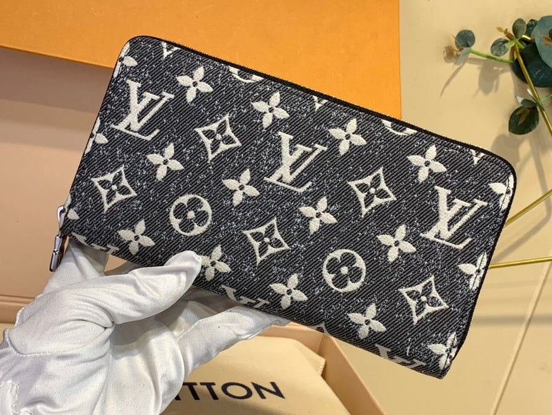COZY - LOV Wallets - 367