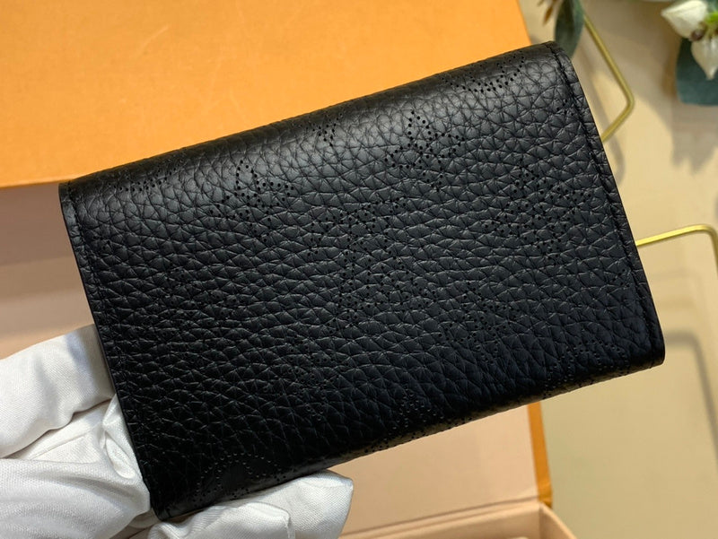 COZY - LOV Wallets - 379