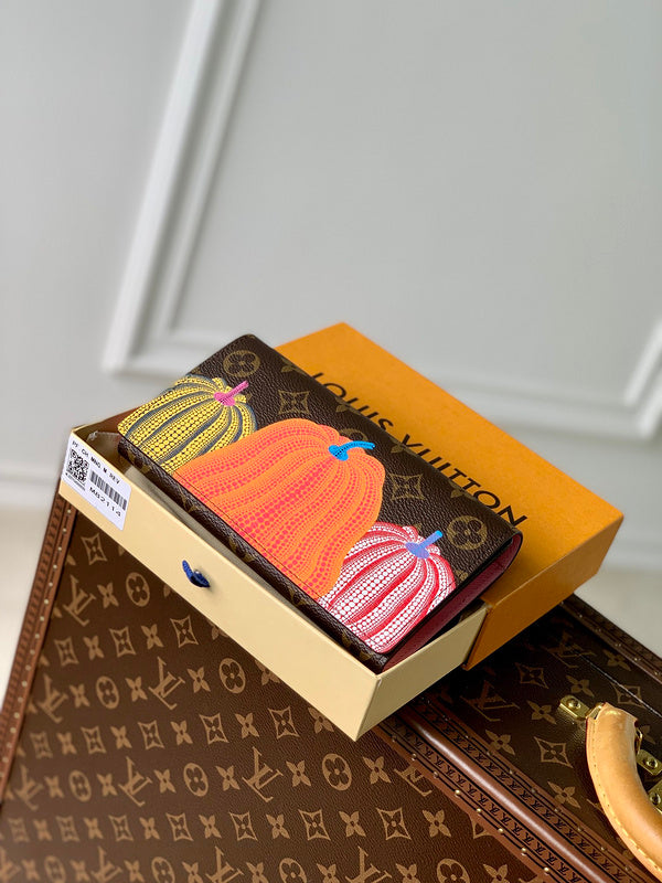 COZY - LOV Wallets - 227