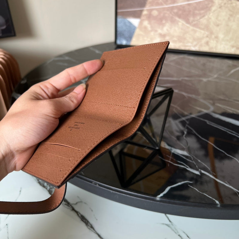 COZY - LOV Wallets - 101
