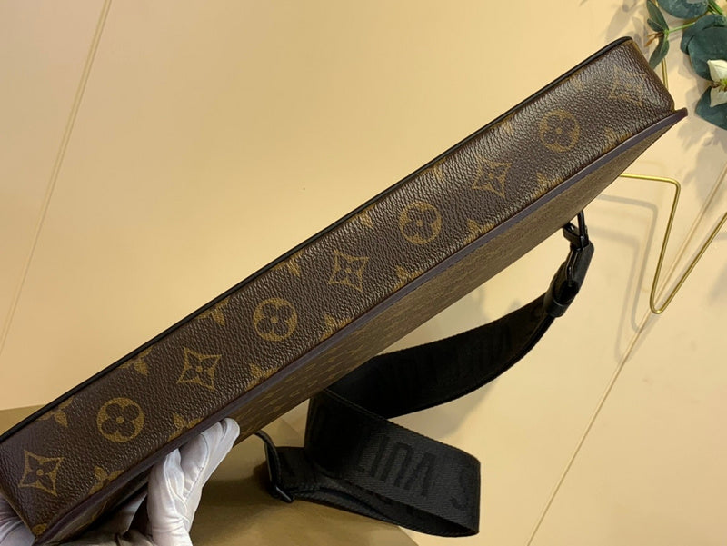COZY - LV Bags - 1913