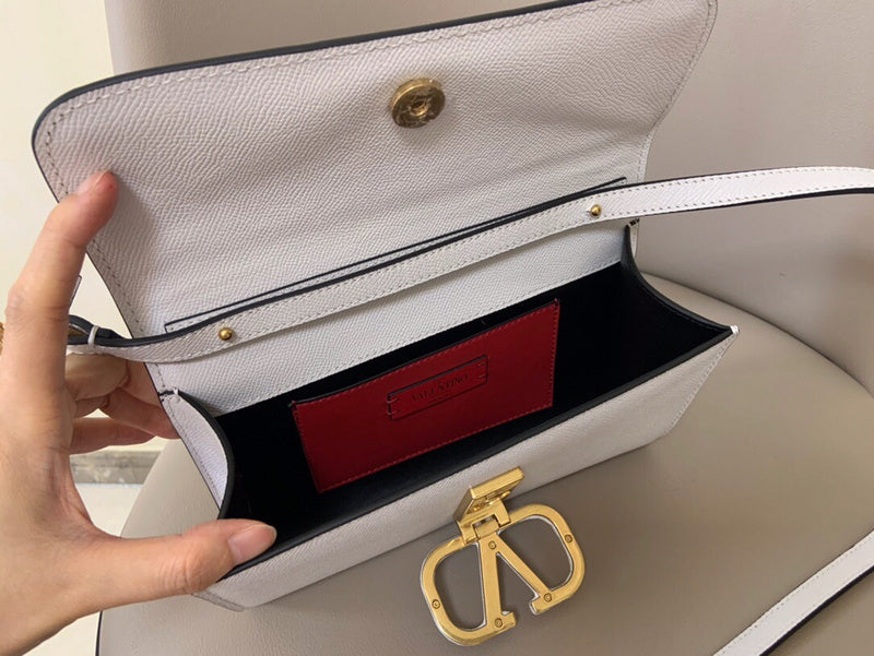 JB - VEL Lady Bags - 106