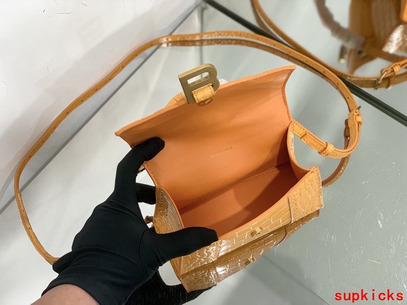 COZY BAGS - BG Hourglass Bags - 136