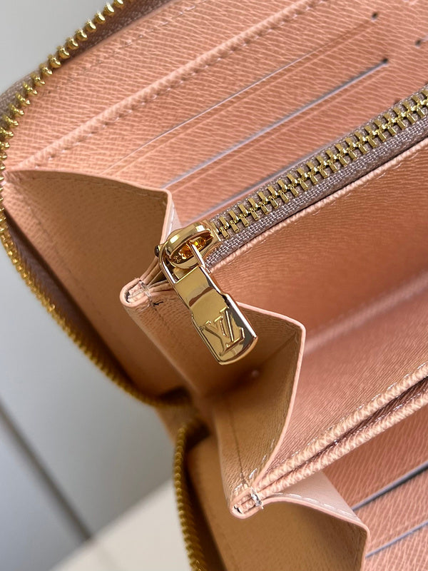 COZY - LOV Wallets - 070