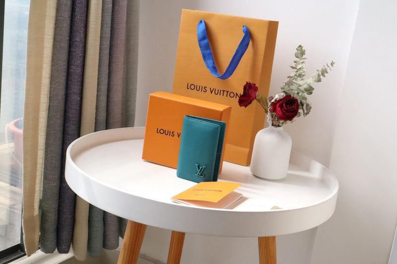 COZY BAGS - LOV Wallets - 624