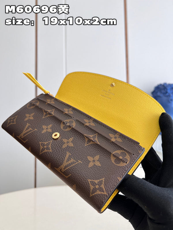 COZY - LOV Wallets - 324
