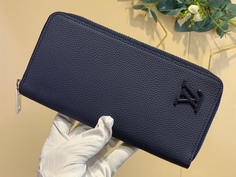 COZY - LOV Wallets - 215