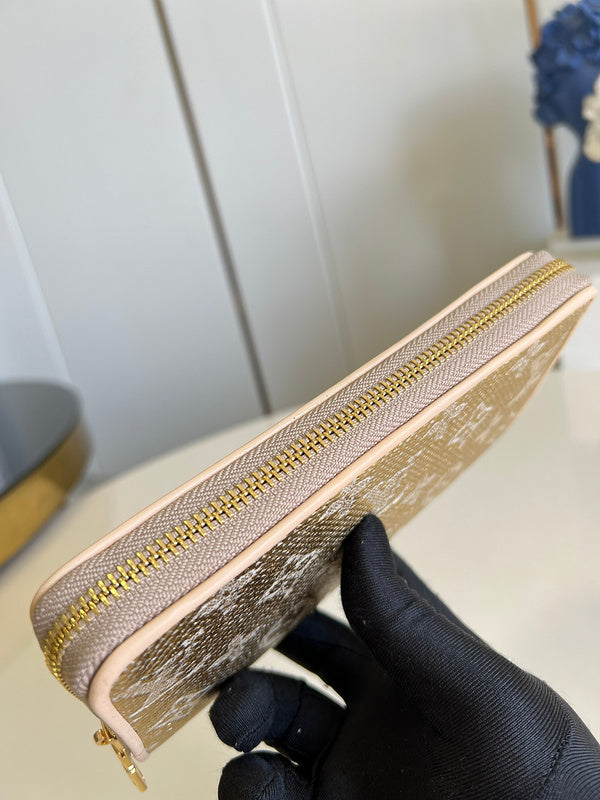 COZY - LOV Wallets - 070
