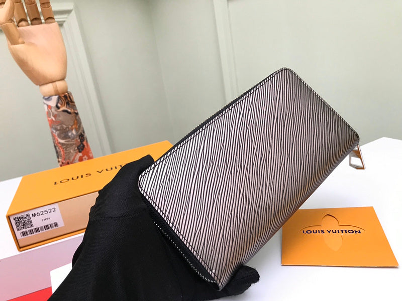COZY - LOV Wallets - 405