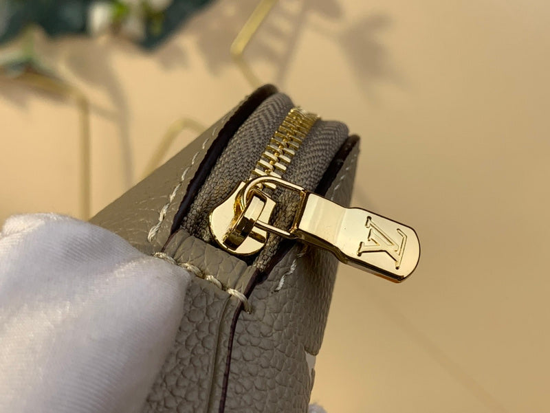 COZY - LOV Wallets - 487