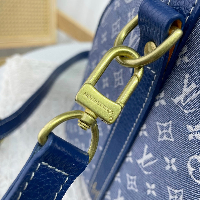 JB - LOV Travel Bags - 050