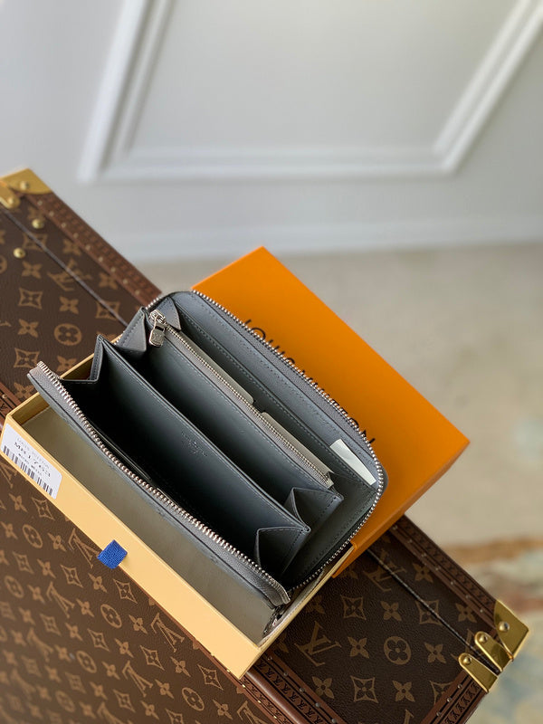 COZY - LOV Wallets - 350