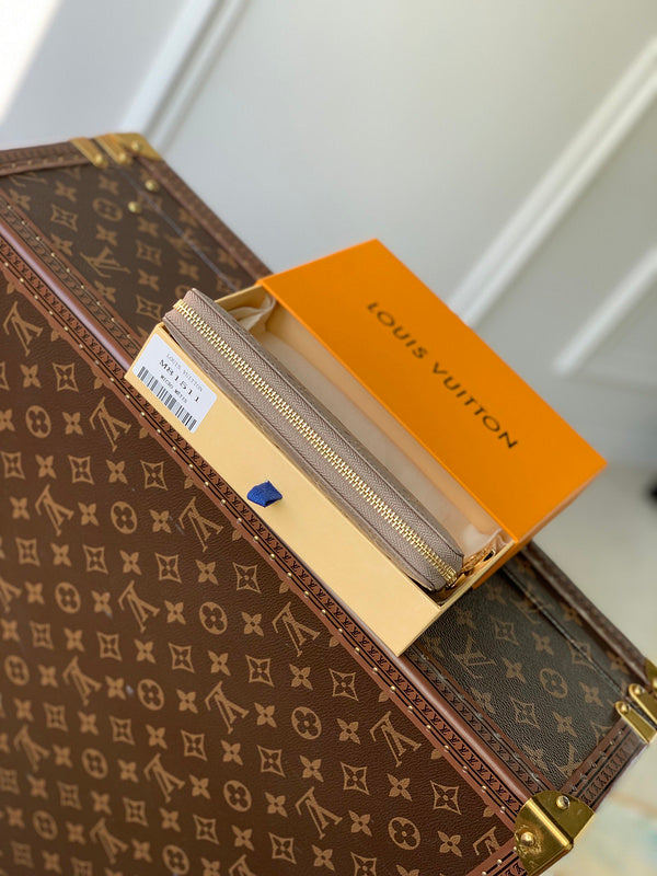 COZY - LOV Wallets - 345