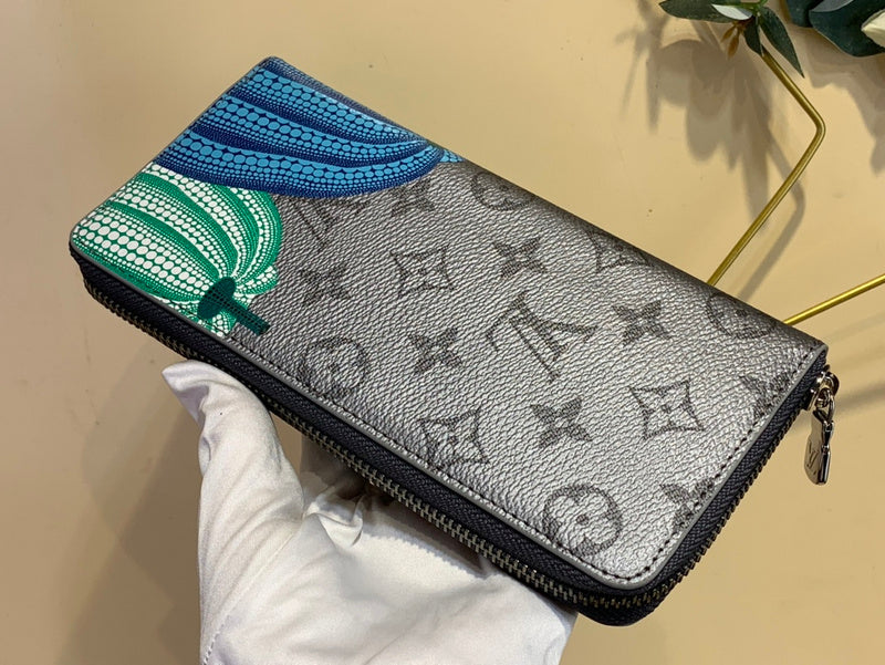 COZY BAGS - LOV Wallets - 200