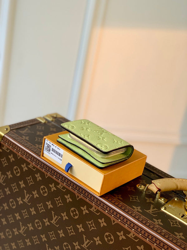 COZY - LOV Wallets - 048