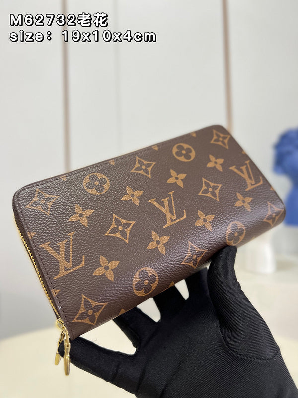 COZY - LOV Wallets - 395