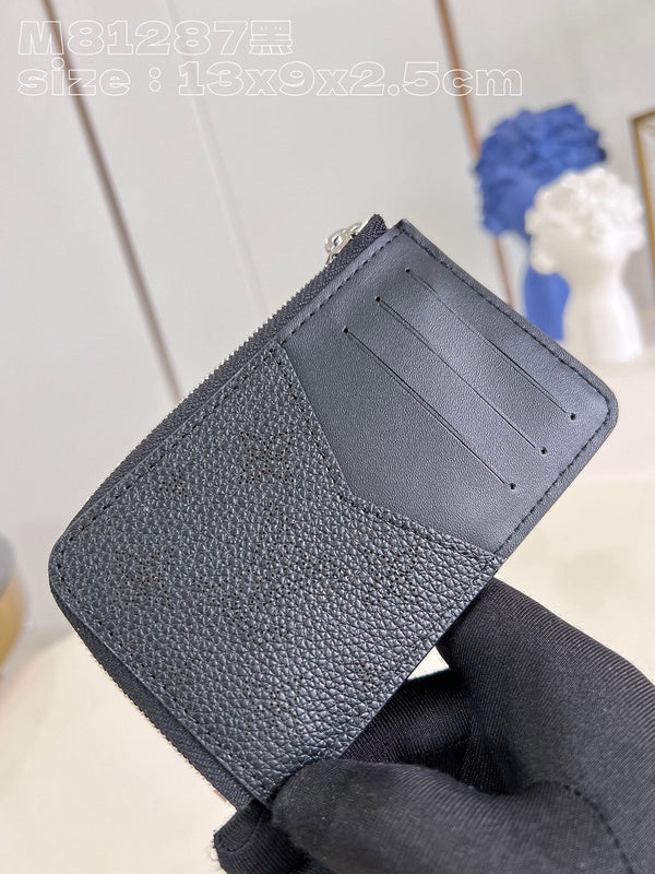 COZY - LOV Wallets - 041