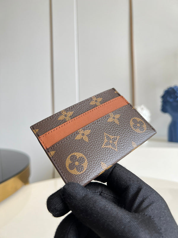 COZY - LOV Wallets - 485