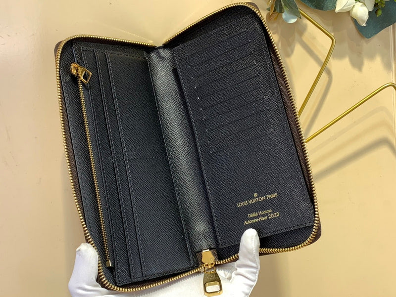 COZY - LOV Wallets - 015
