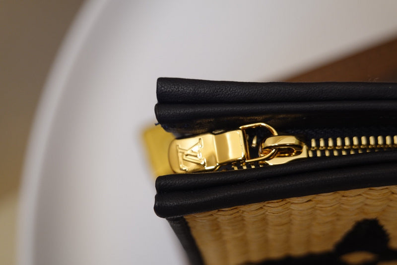 COZY - LOV Wallets - 225