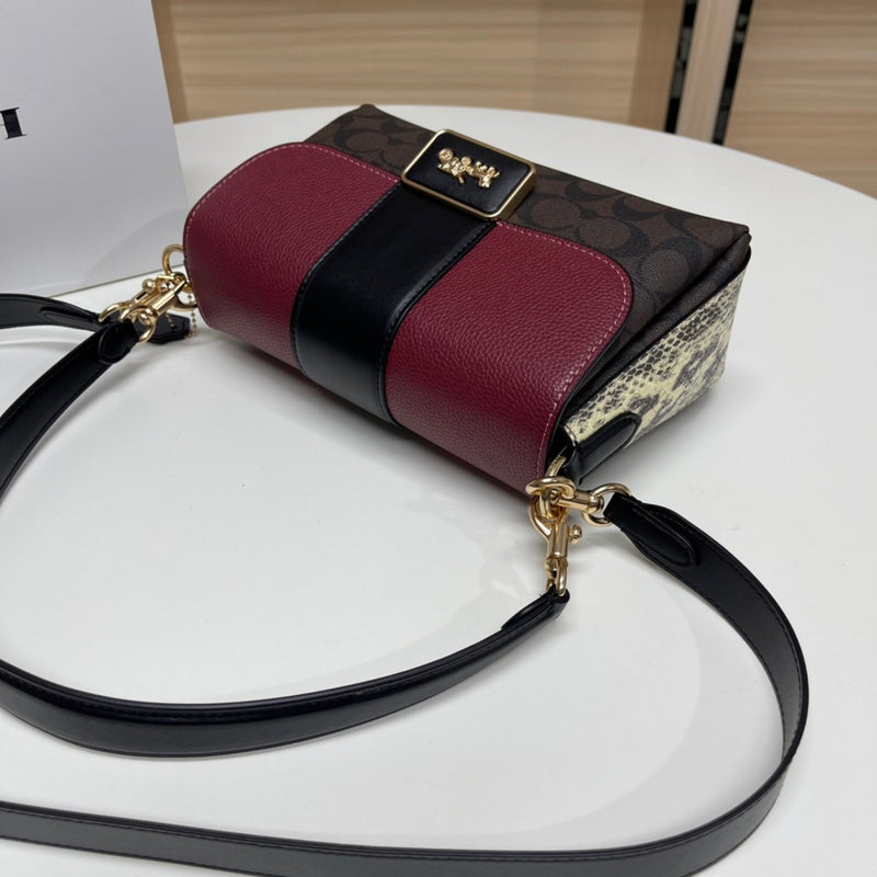 COZY - CAH Bags - 580