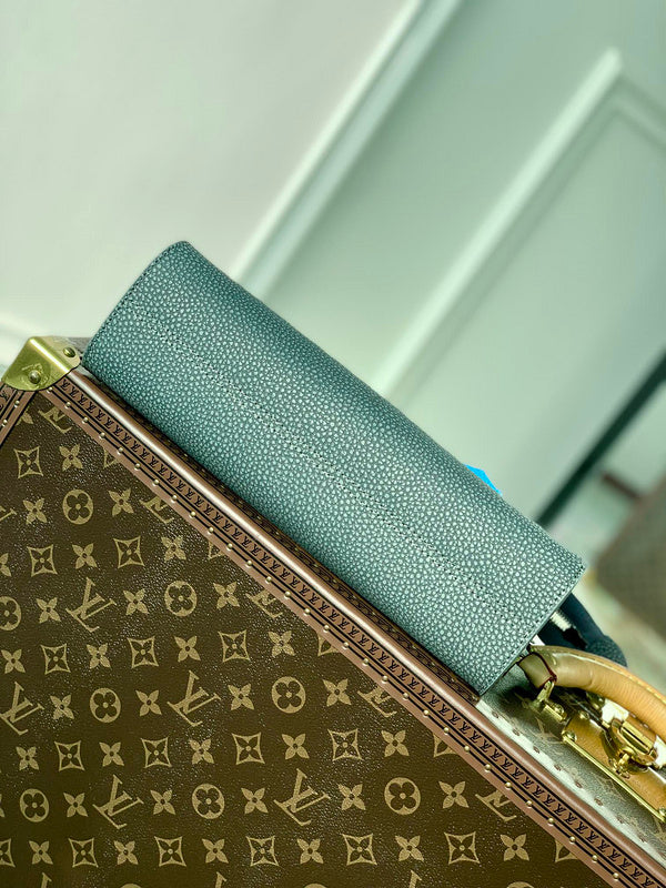 COZY - LOV Wallets - 477