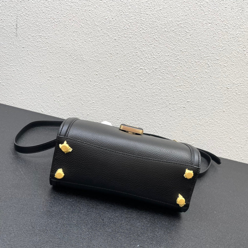 COZY - CAH Bags - 572