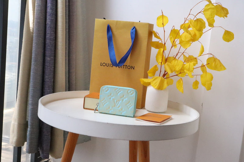 COZY - LOV Wallets - 486