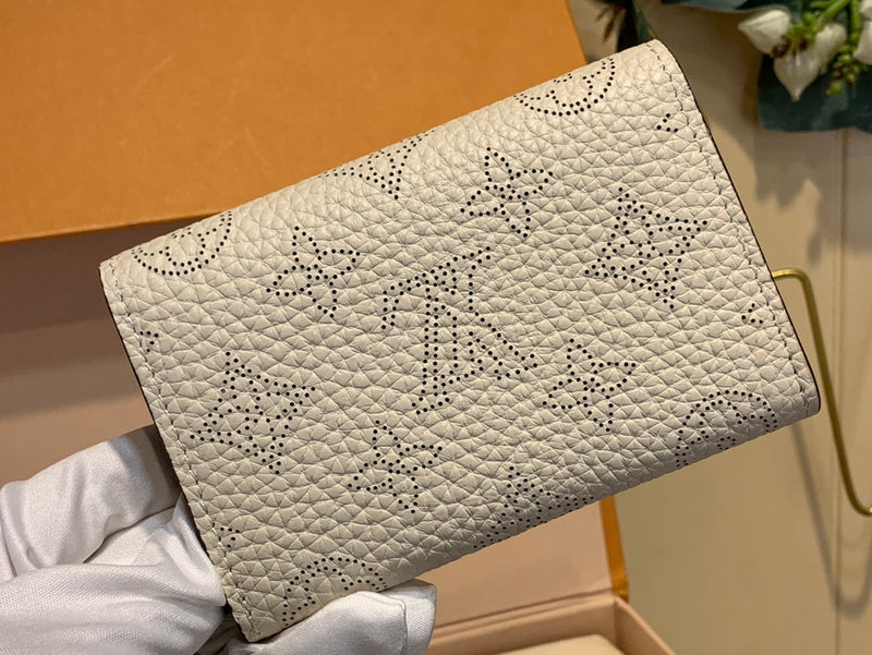 COZY - LOV Wallets - 387