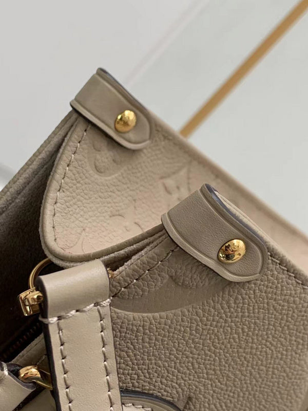 COZY - LV Bags - 820