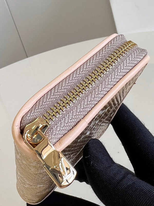COZY - LOV Wallets - 069