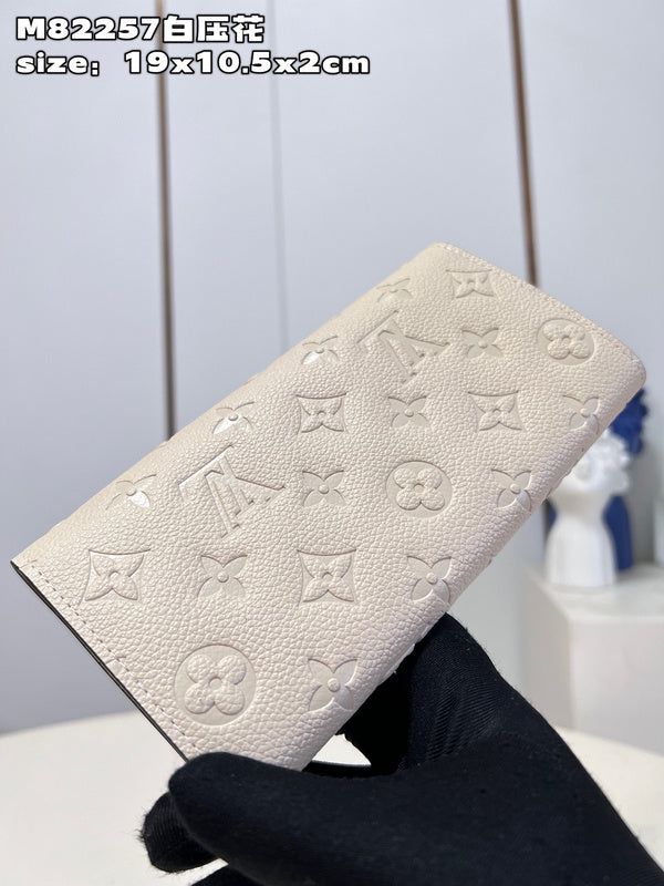 COZY - LOV Wallets - 184
