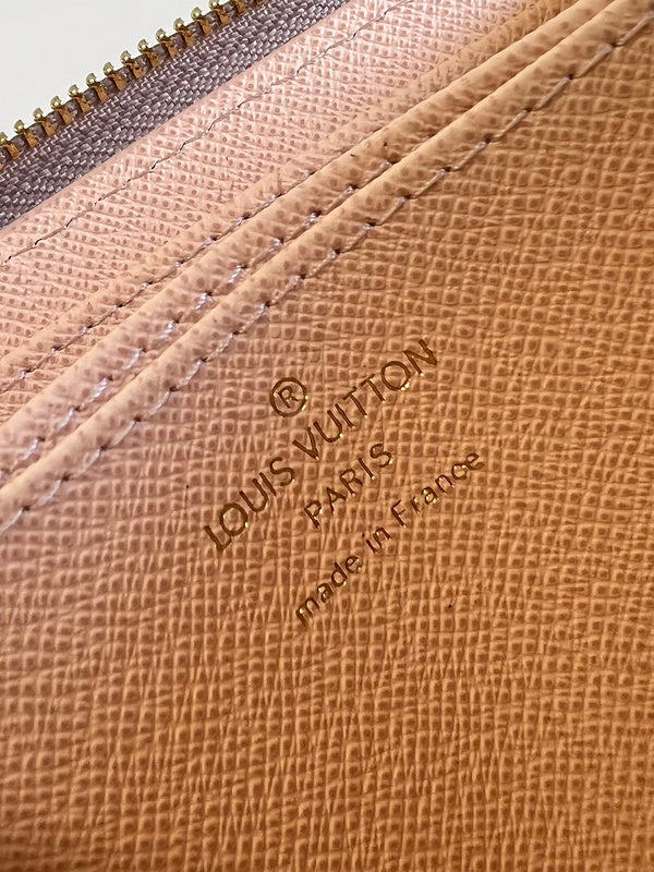 COZY - LOV Wallets - 069