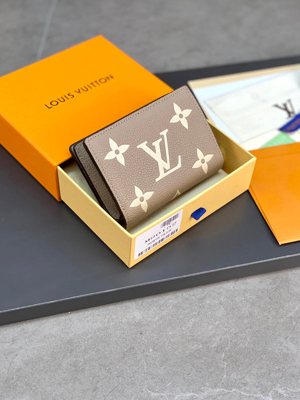 COZY - LOV Wallets - 025