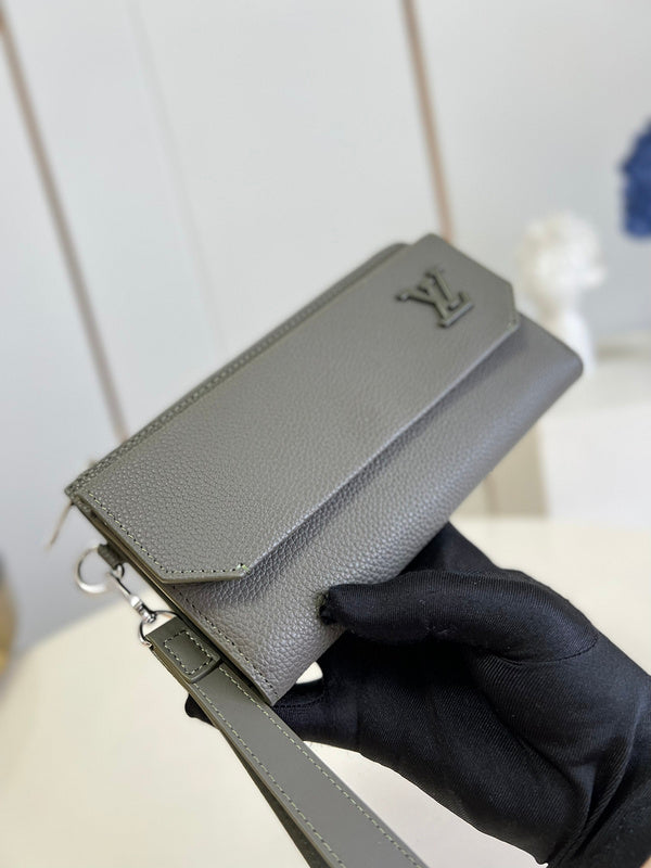 COZY - LOV Wallets - 419