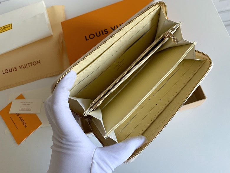 COZY BAGS - LOV Wallets - 706