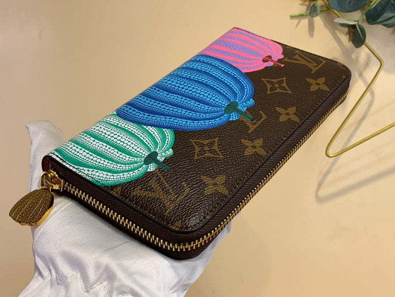 COZY - LOV Wallets - 143