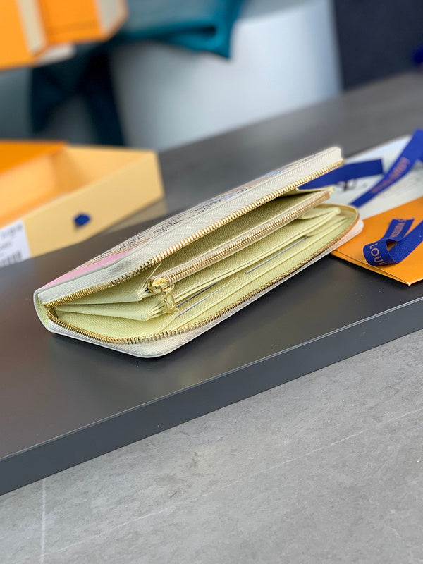 COZY - LOV Wallets - 223