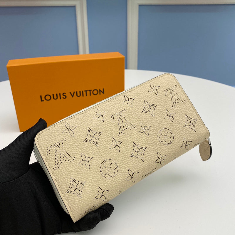 COZY - LOV Wallets - 516