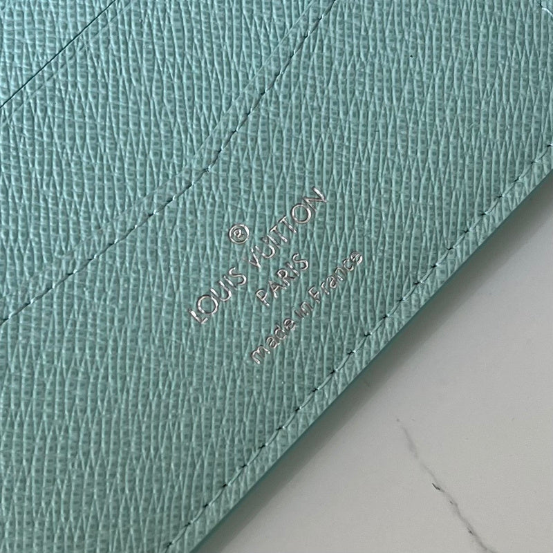 COZY - LOV Wallets - 071