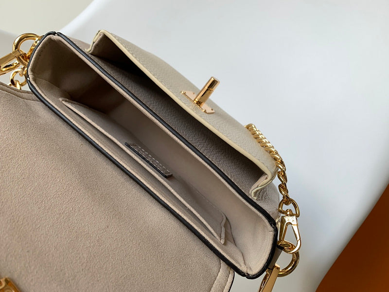 COZY - LOV Lady Bags - 590