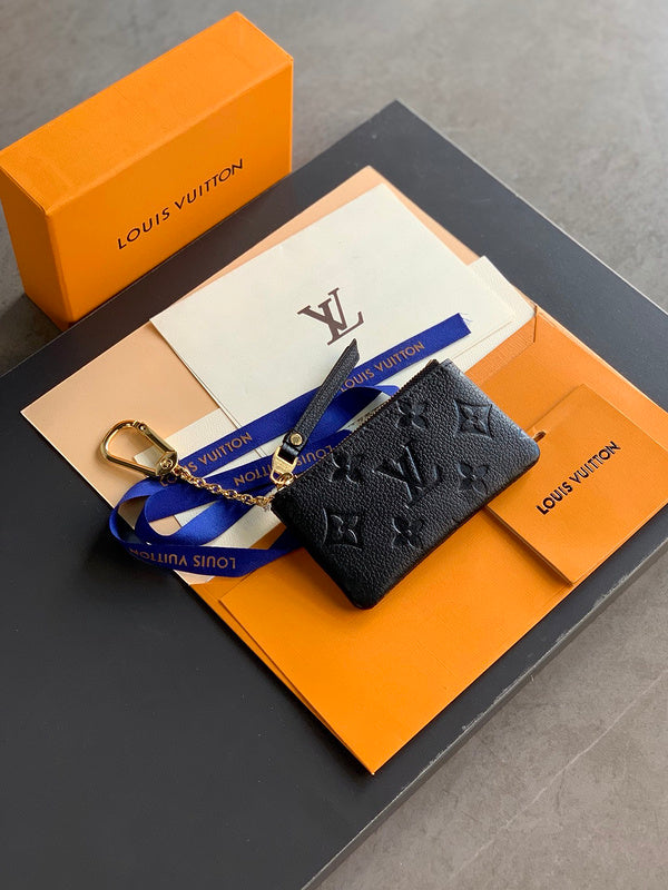 COZY - LOV Wallets - 470