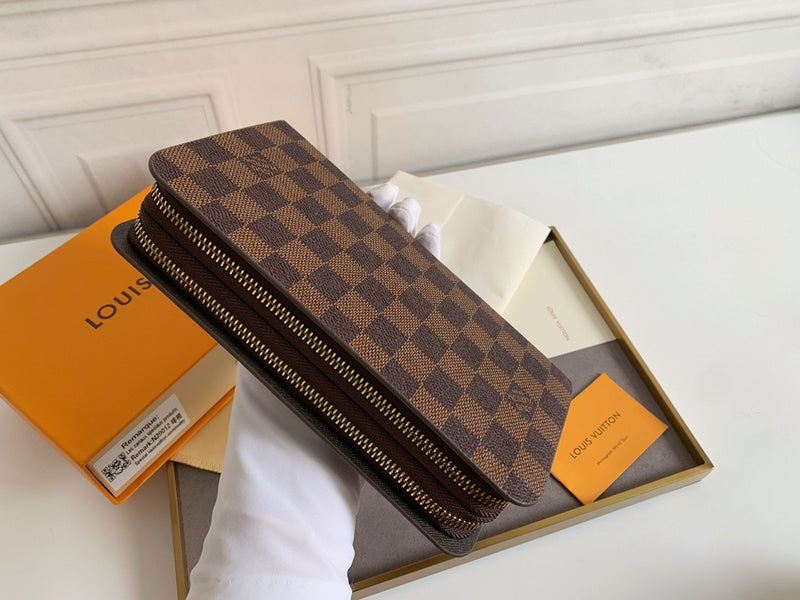 COZY BAGS - LOV Wallets - 682