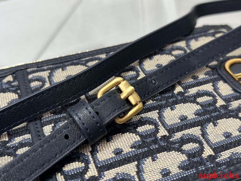 COZY BAGS - Mix Wallets - 250