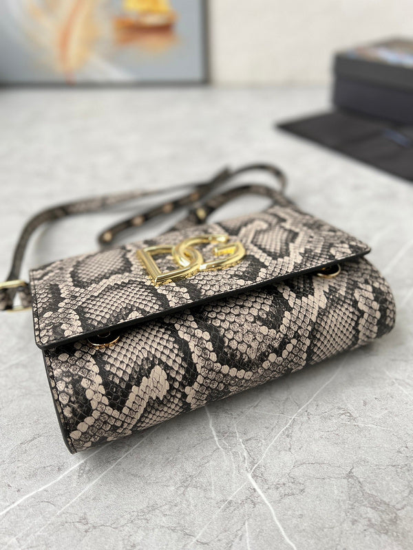 COZY - DAG Bags - 168